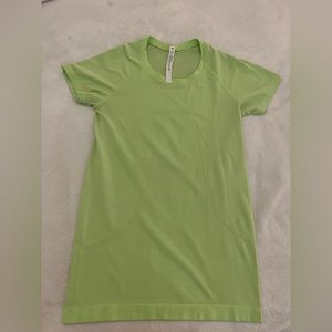 Lululemon green swiftly tech, size 6, worn once